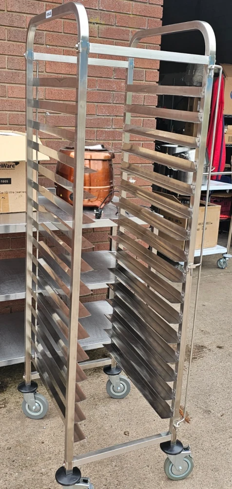 Vogue JB375 16-Tier Patisserie Trolley for 600 x 400mm Trays