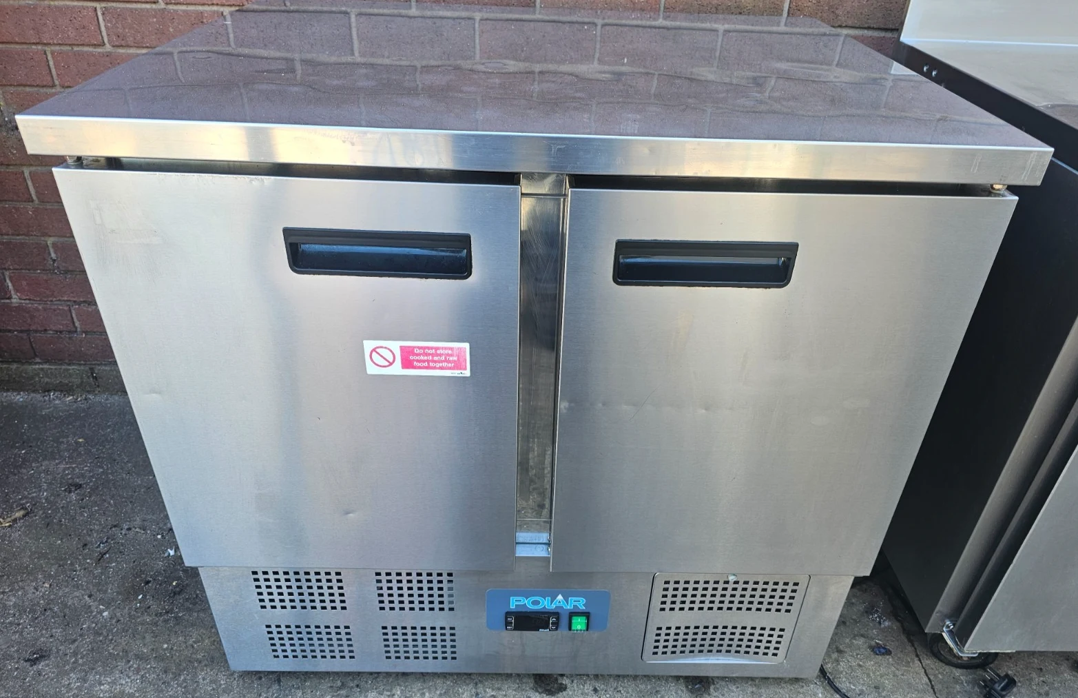 Polar G-Series U636-02 Two-Door Counter Fridge 240L — photograph 1