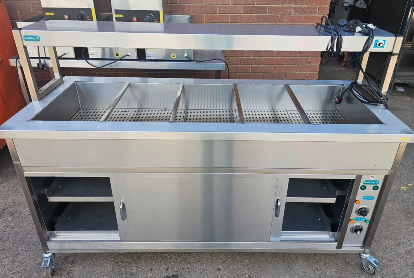 Nordstar STCBM1800 Bain Marie Hot Cupboard with Heated Gantry, 5 x 1/1 GN — photograph 1