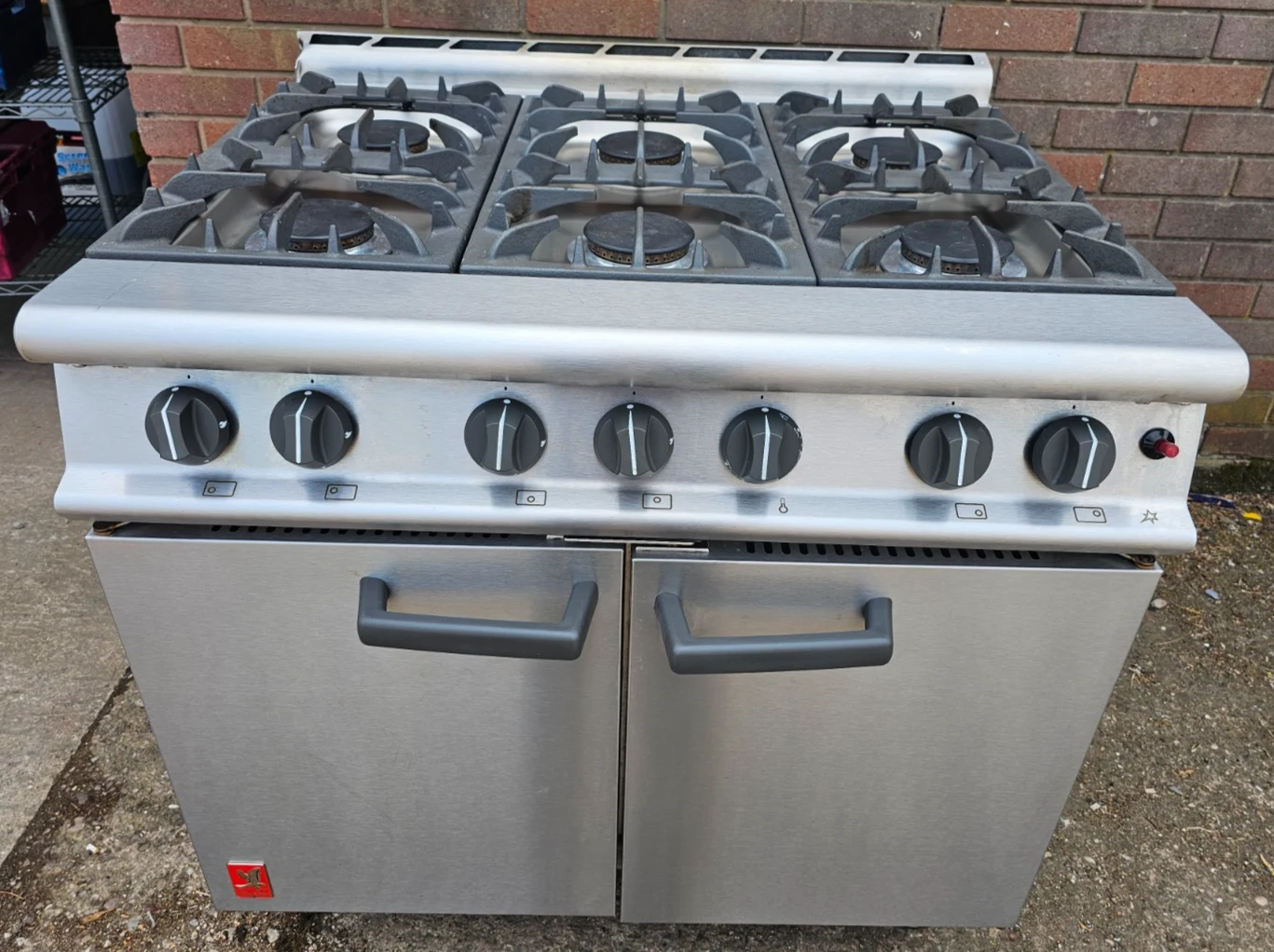 Falcon Dominator Plus G3101 Six Burner Natural Gas Oven Range — photograph 1