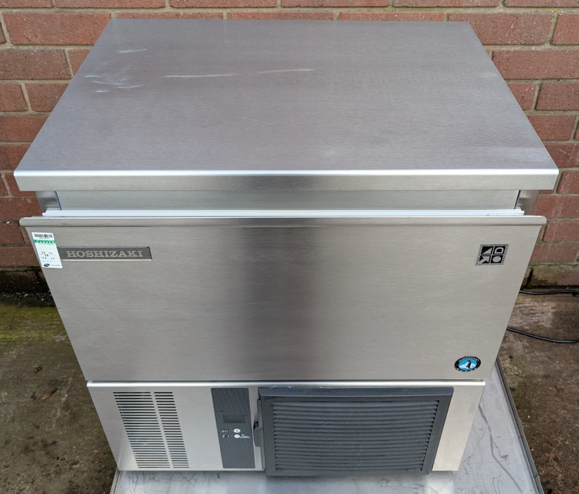 Hoshizaki IM-45CNE Self-Contained Air-Cooled Ice Machine — photograph 1
